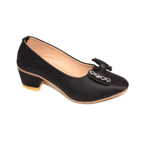 4001688 – Kids Girls Court Shoes